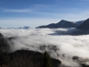 THEMENBILD LANDSCHAFT JAHRESZEIT - FRUEHLINGSHAFTE BEDINGUNGEN OBERHALB EINER DICHTEN NEBELDECKE MIT BLICK IN DAS INNTAL UND ZILLERTAL